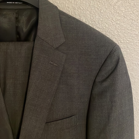 Kenneth Cole Awearness Suit and Pants - Picture 2 of 14